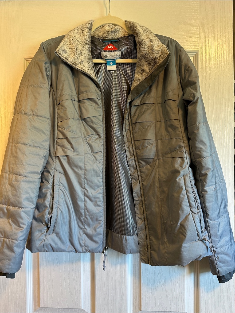 Columbia Women's Gray Quilted Puffer Jacket with Fleece Collar